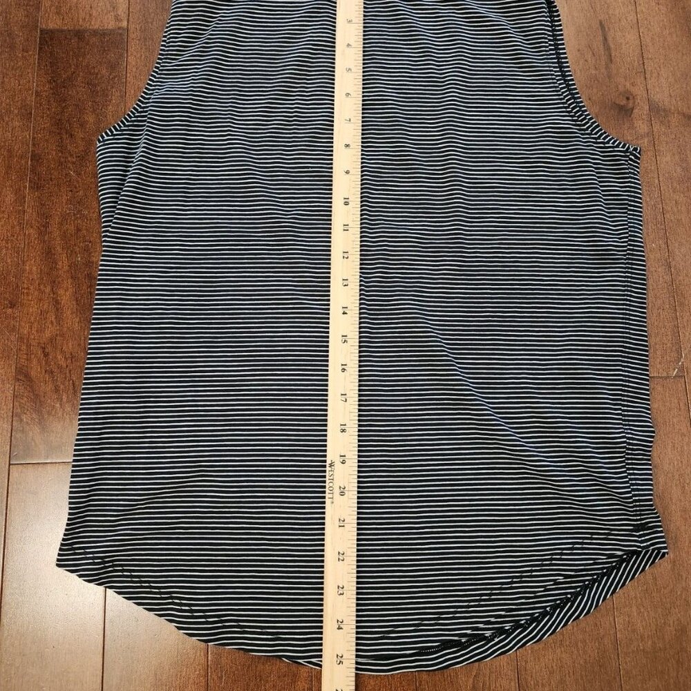 Lululemon women's black and white stripe tank top - Picture 5 of 5